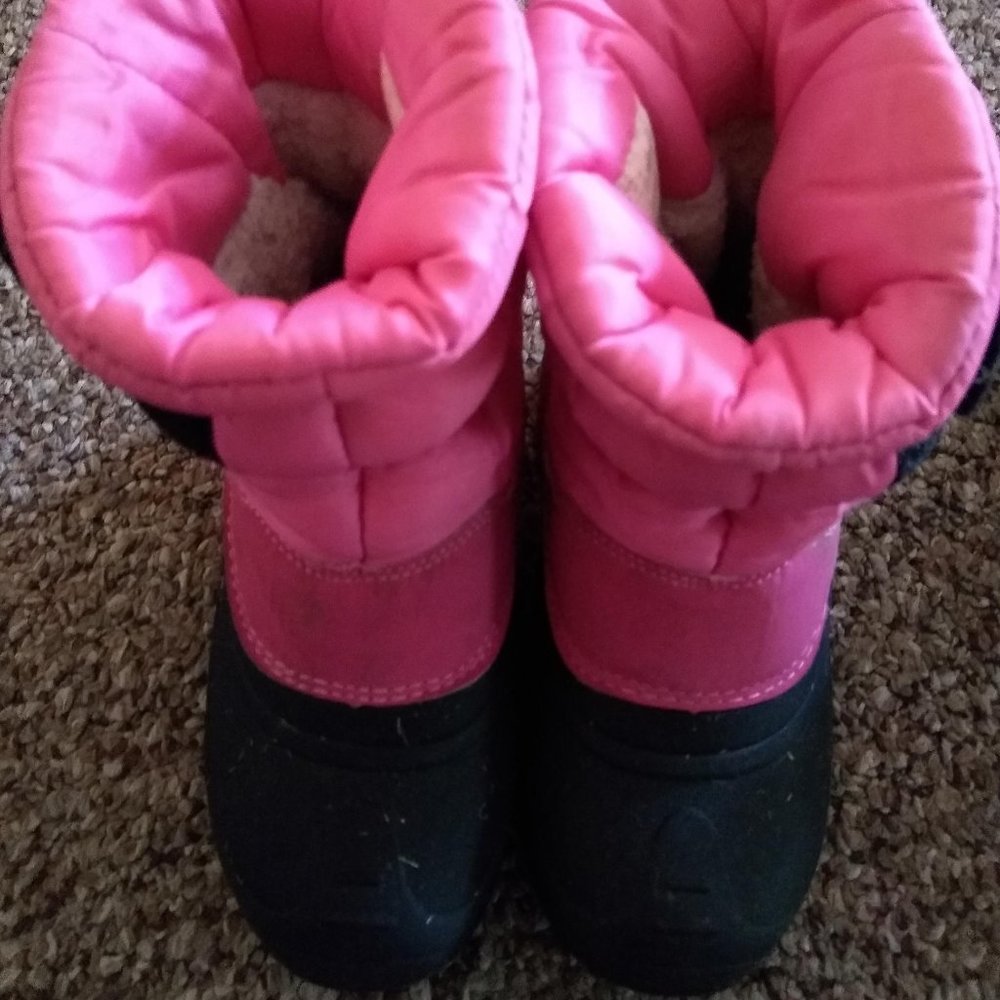 GUC sz. 13 Khombu Super Cute/Warm Hot Pink/Black Snow Boots-Perfect for Winter!!